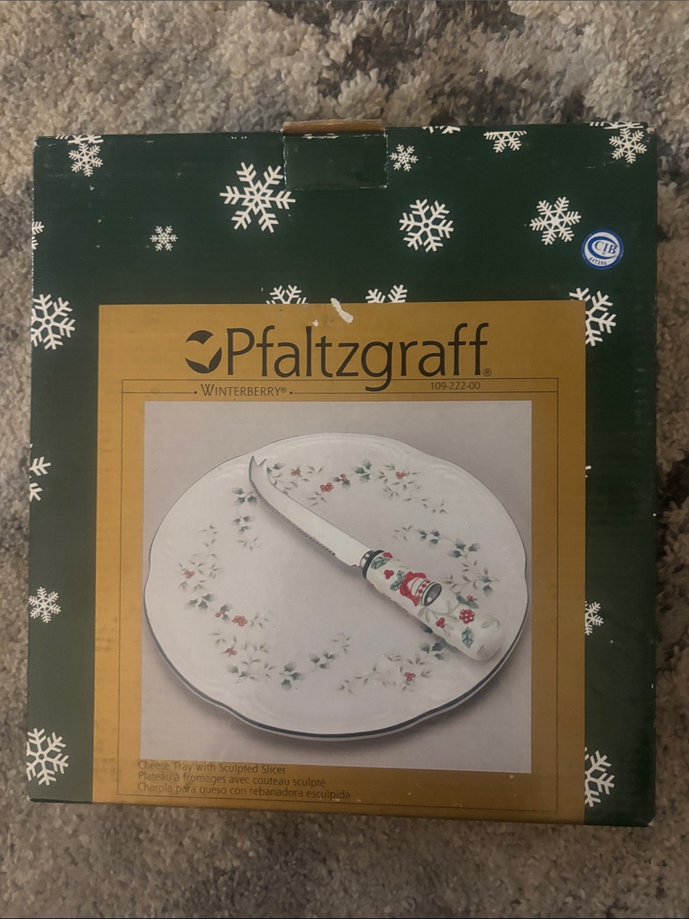 Pfaltzgraff Winterberry White Ceramic Cheese Tray and Knife Set